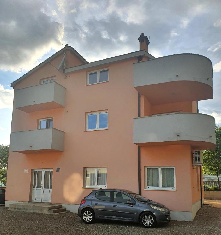 Apartment Radoš Dugopolje Exterior foto