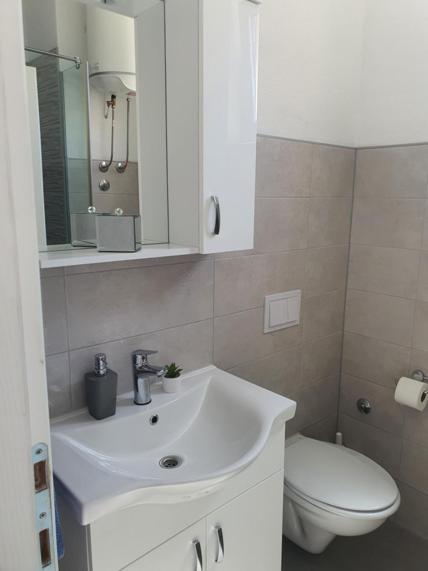 Apartment Radoš Dugopolje Exterior foto